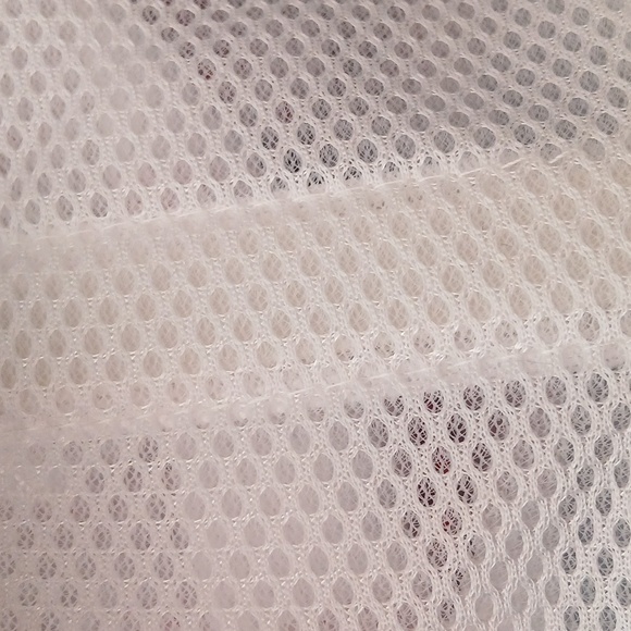 Woolite White & Navy Blue Mesh Intimates Wash Bag with Zipper Closure - Picture 8 of 11